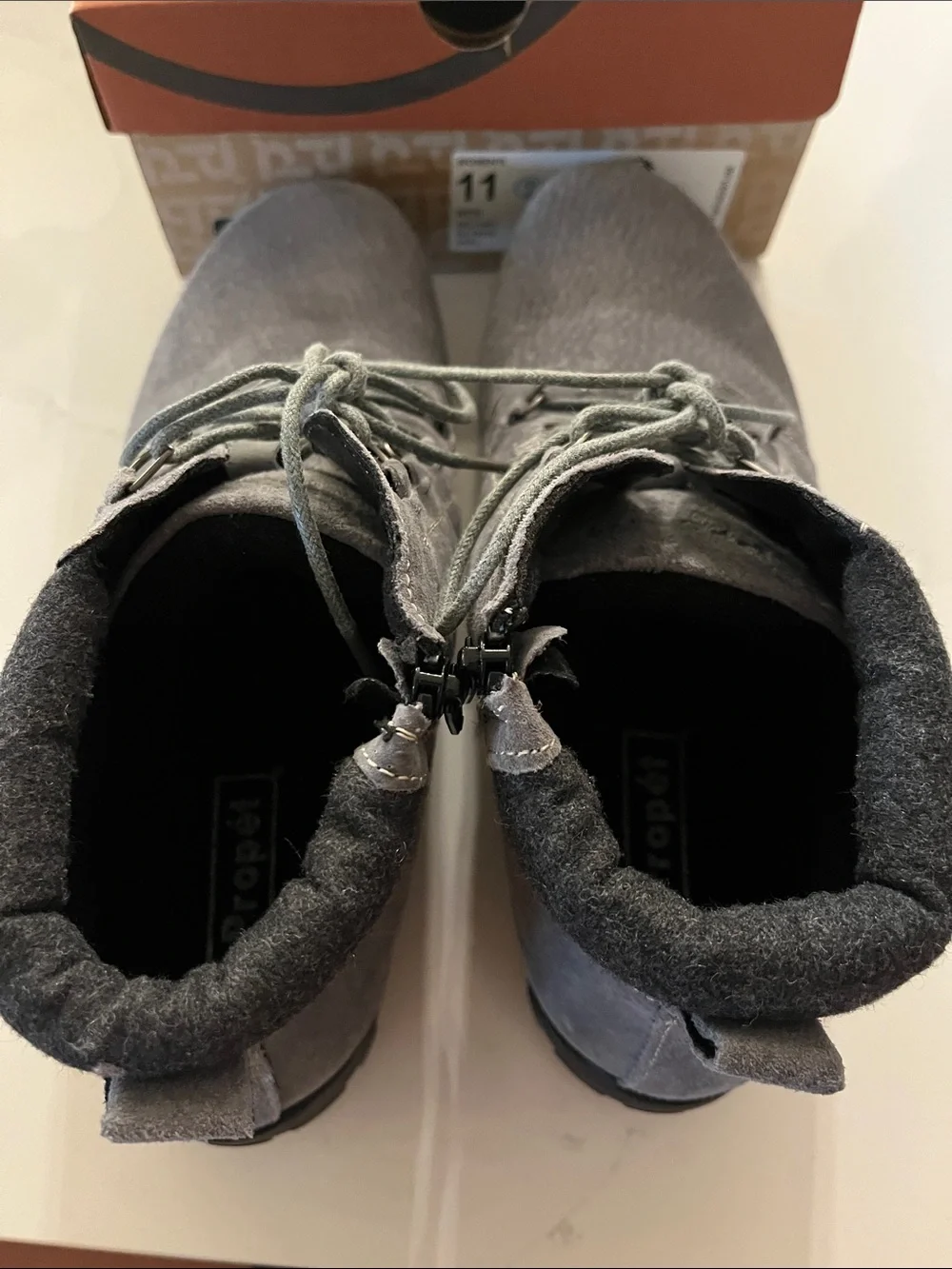 Women’s Gray Lace-Up Winter boots